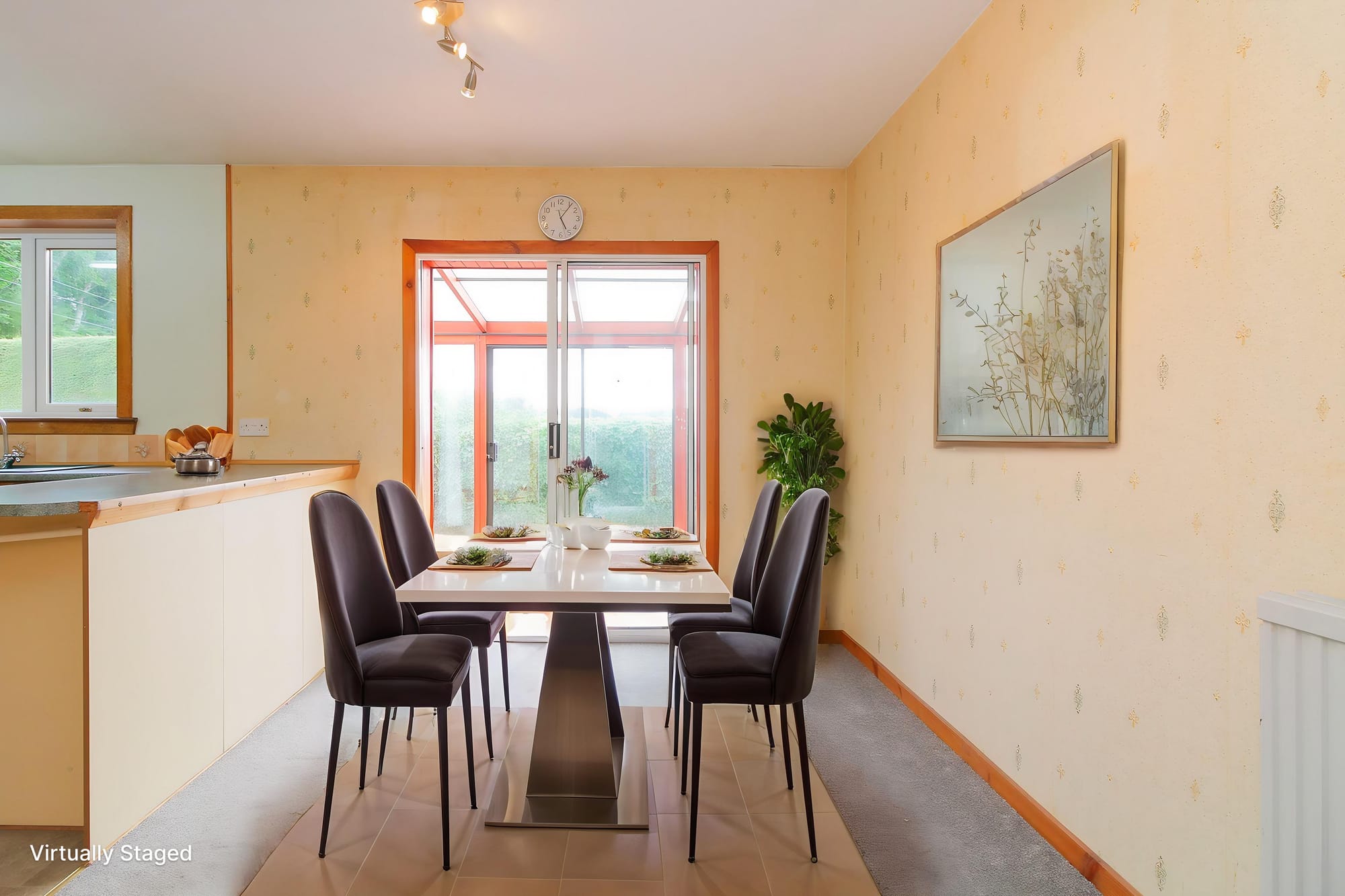 Dining room, modern styling (virtually staged)
