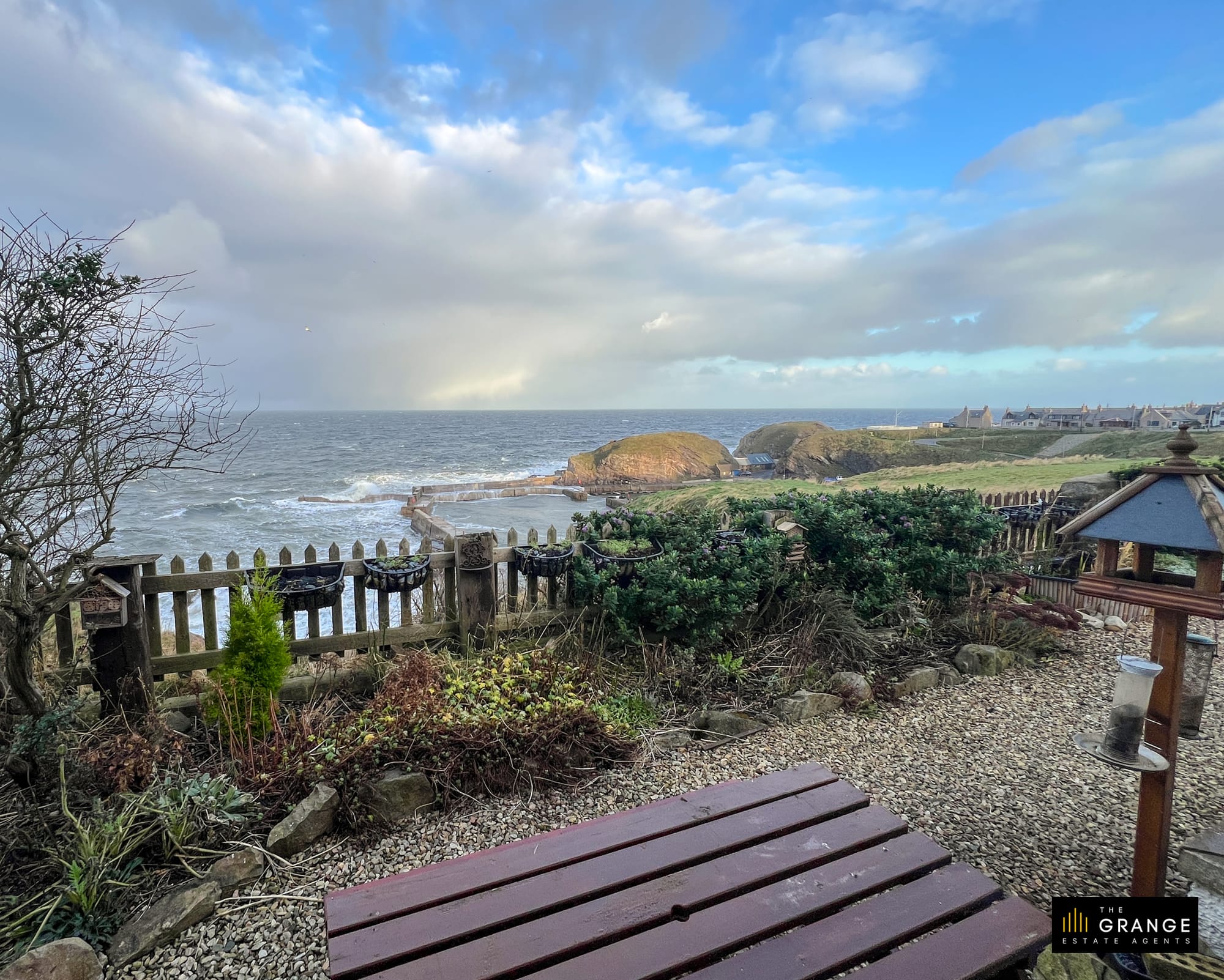 The house and sea