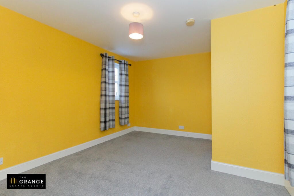 Yellow bedroom, second angle