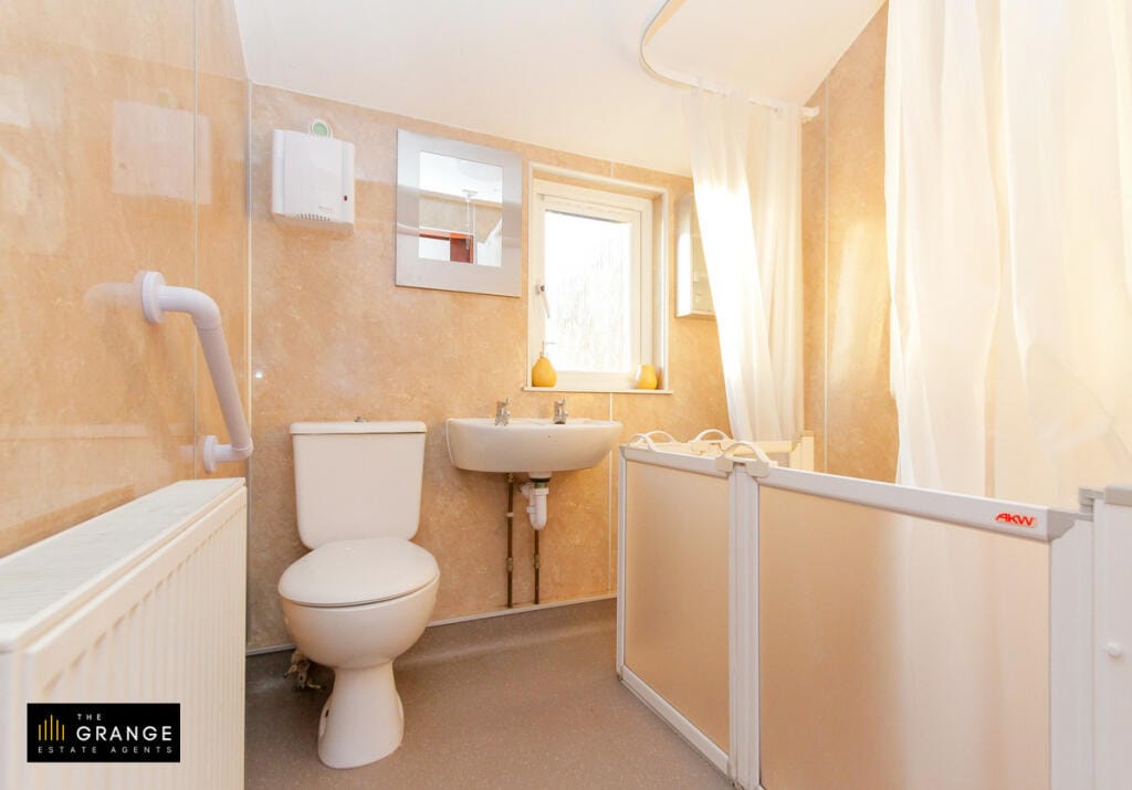 Shower room with walk-in shower