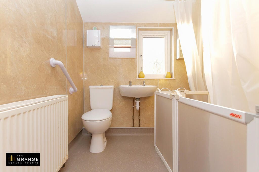 Shower room, second angle