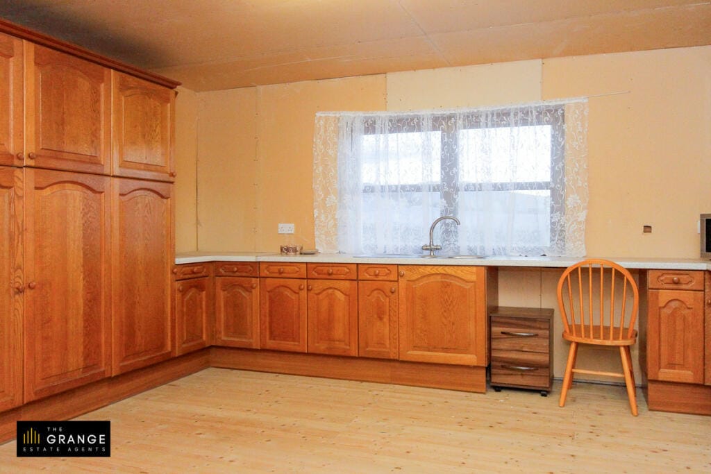 Second kitchen, sink and window