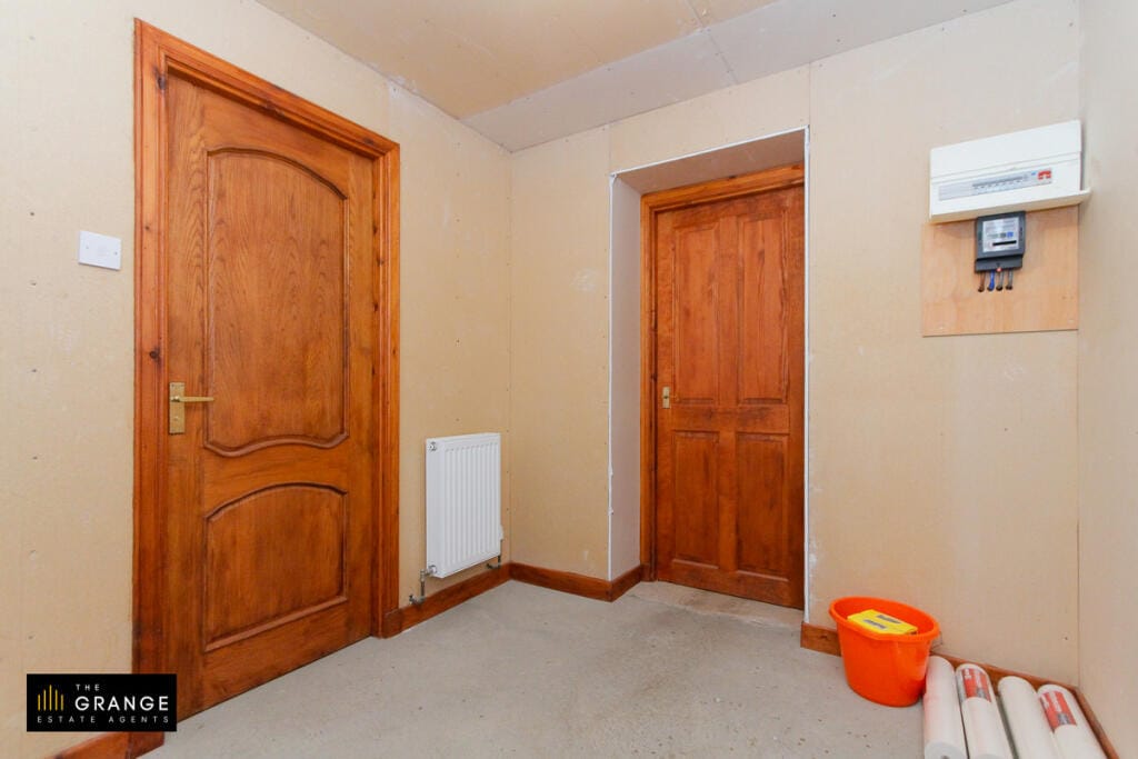 Hallway with meter cupboard