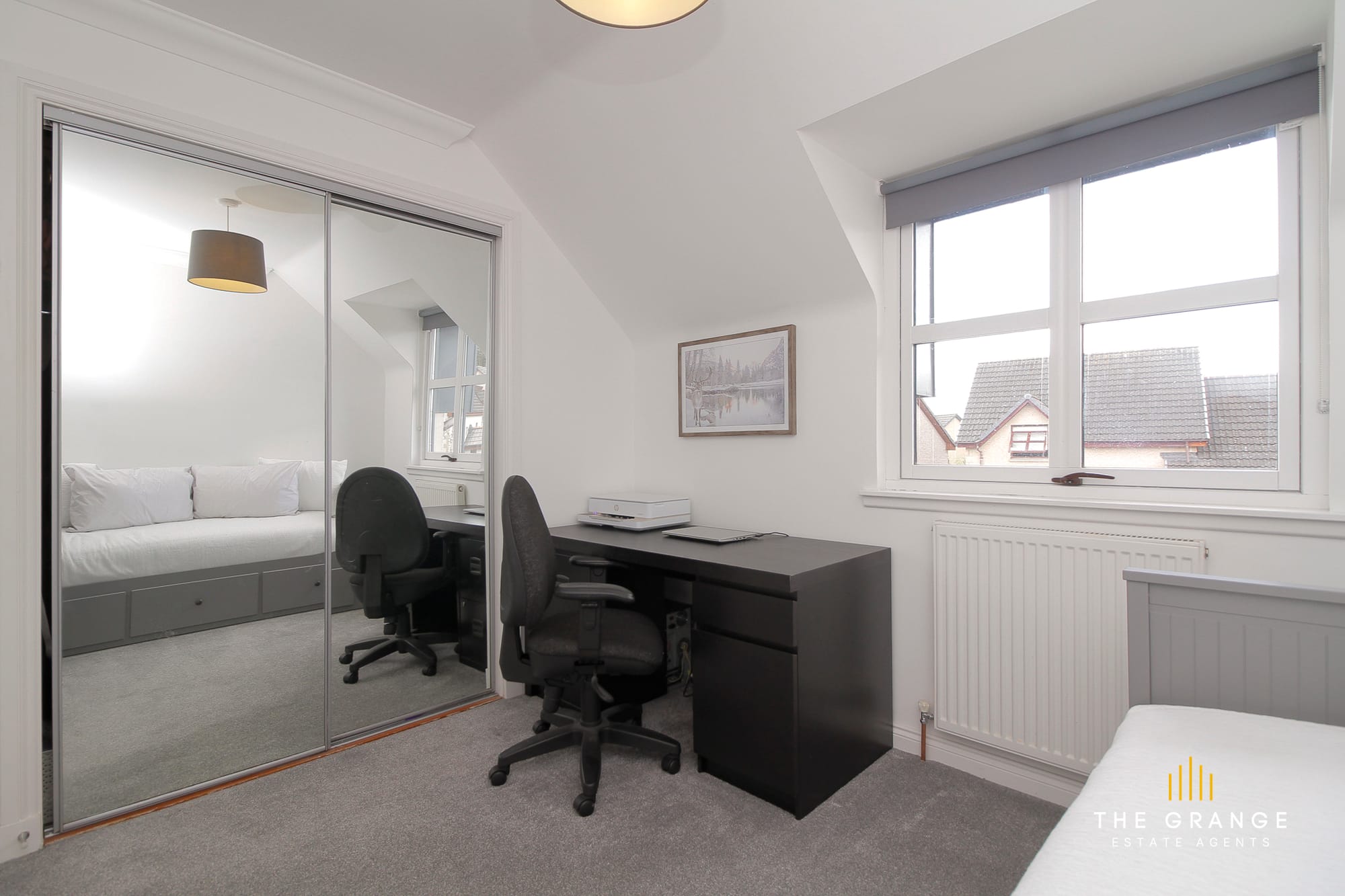 Bedroom, currently used as a home office