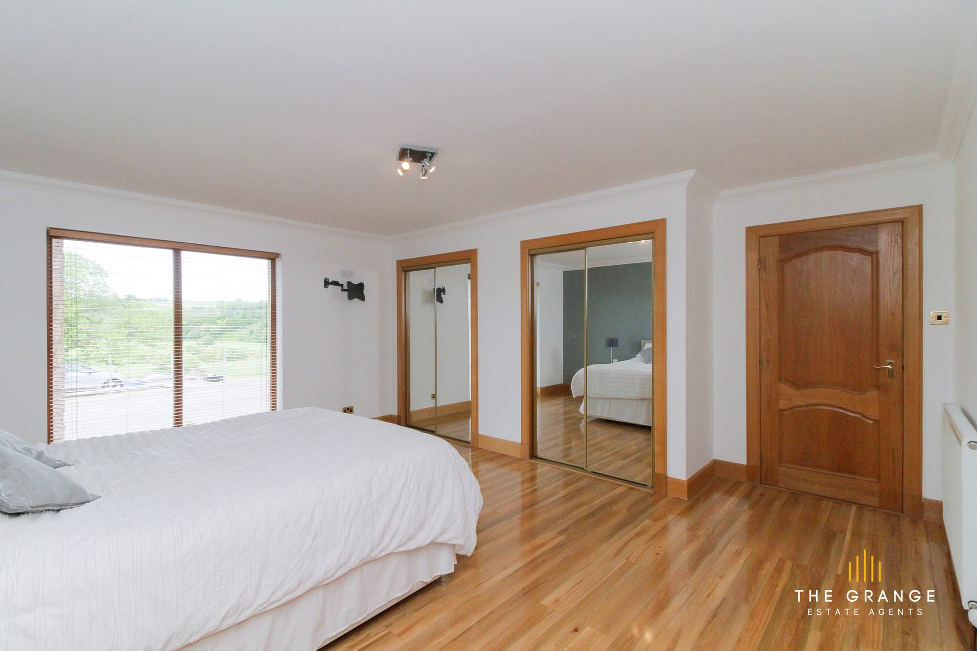 Double bedroom with fitted wardrobes