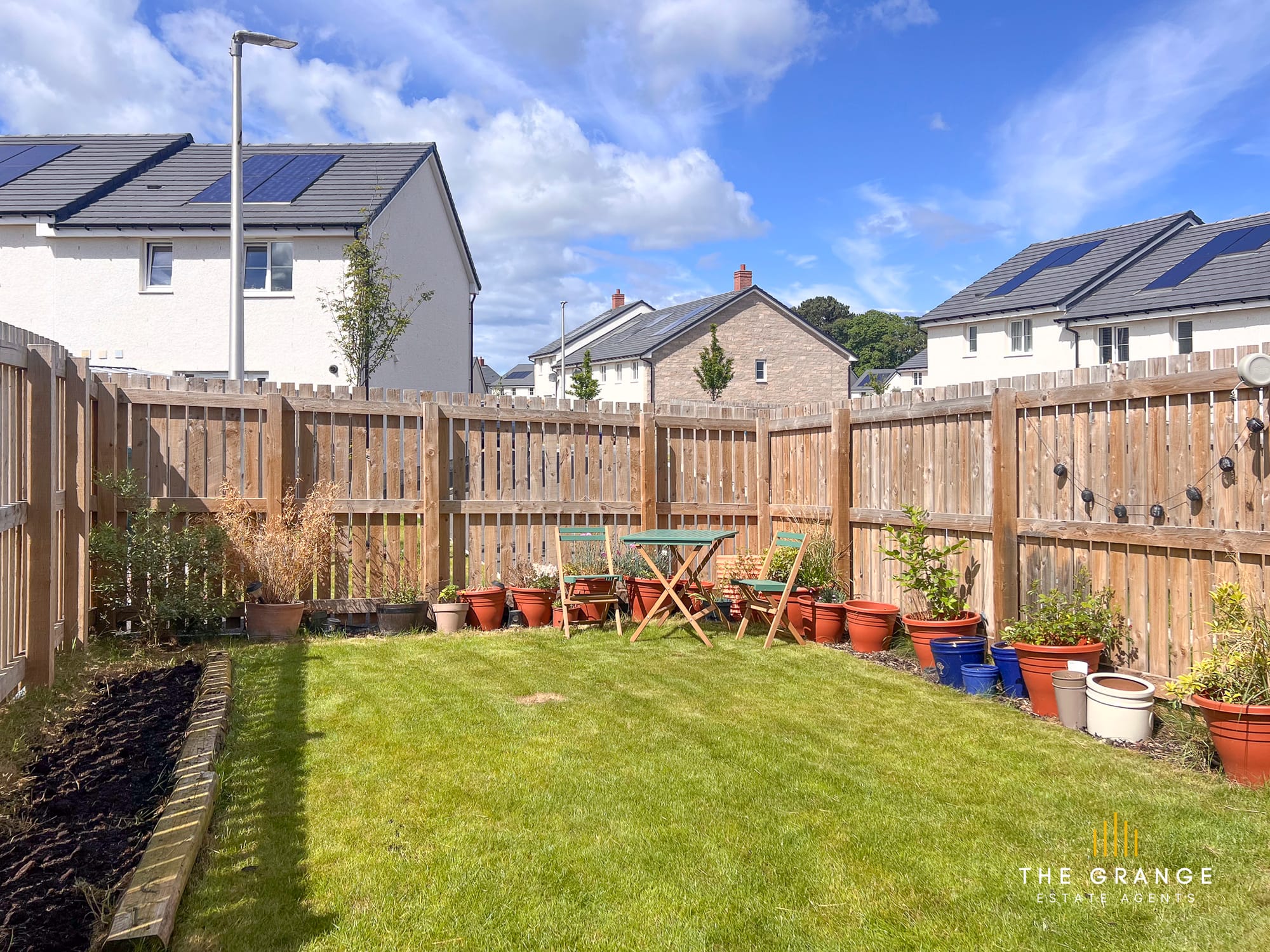 Lawned rear garden