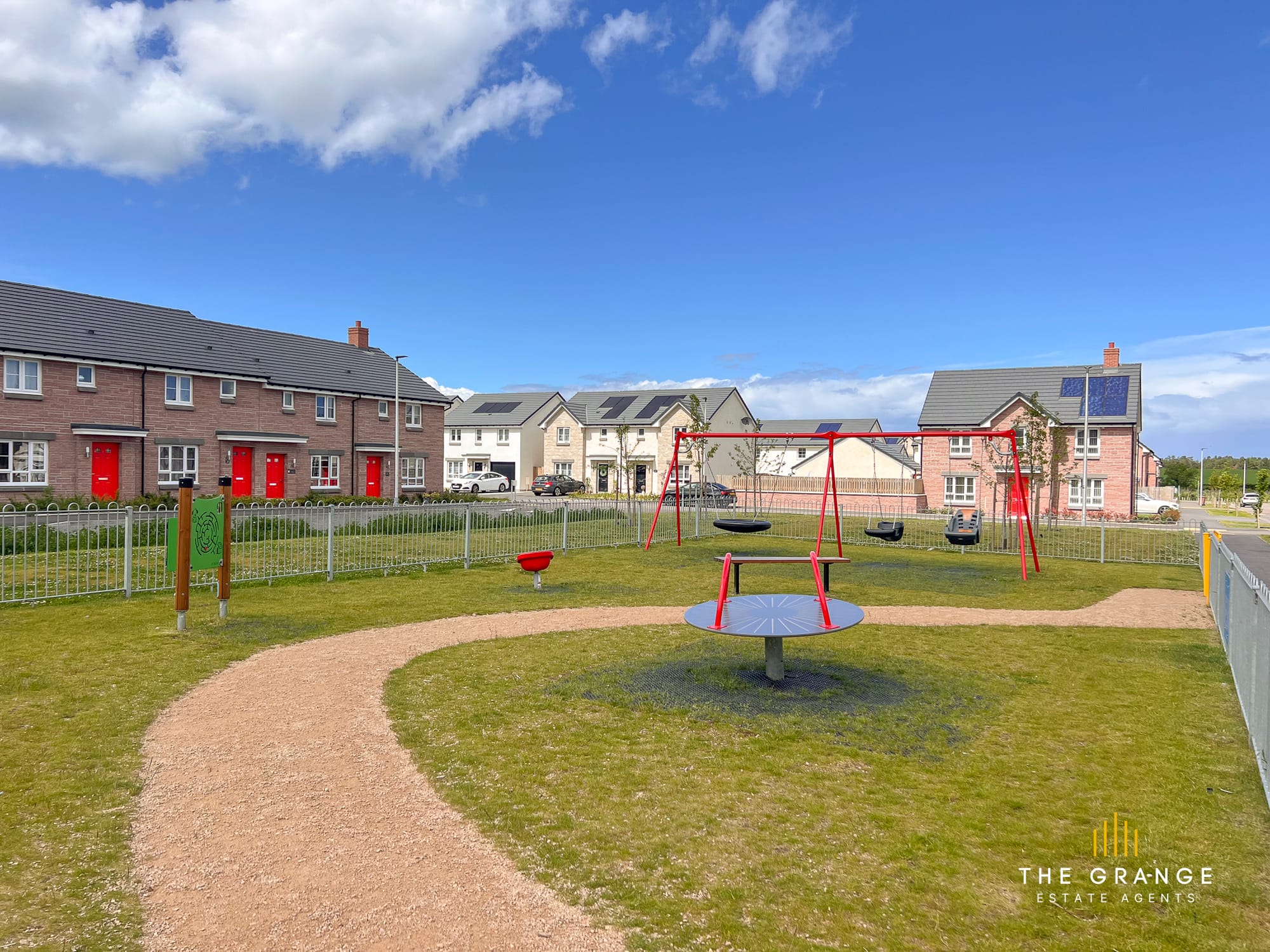 Children's play park nearby