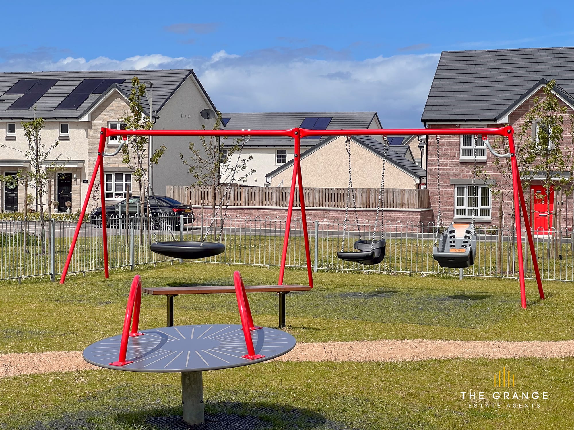 Play park and green space nearby
