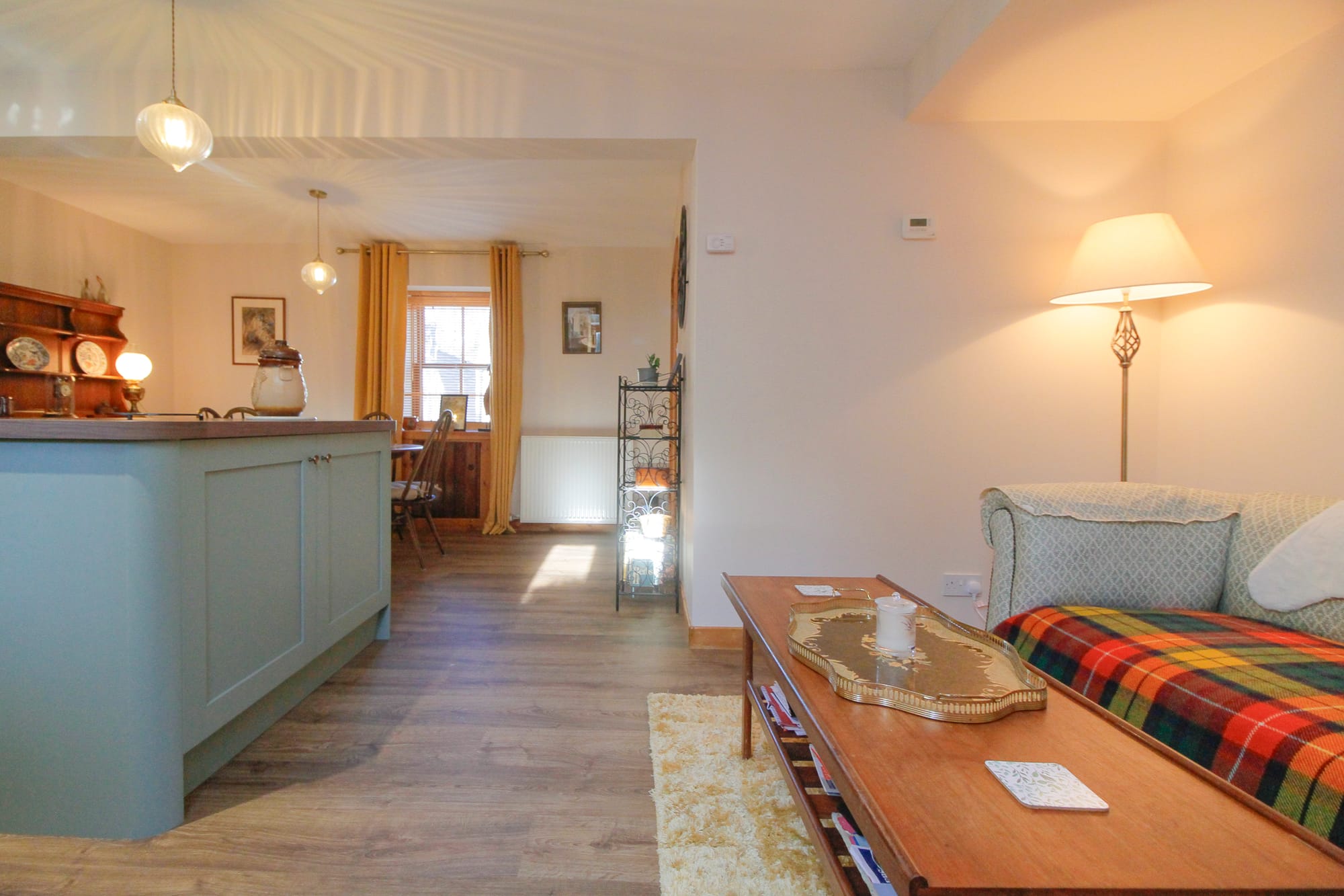 Hallway through to the kitchen