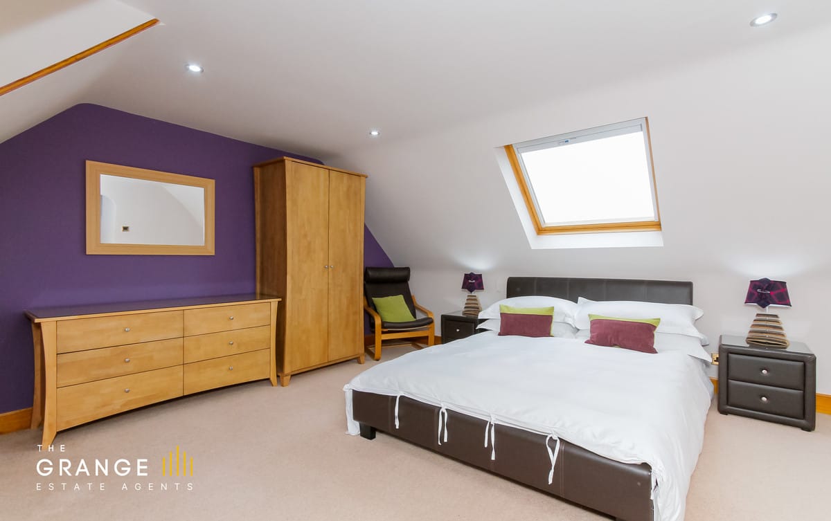 Twin bedroom