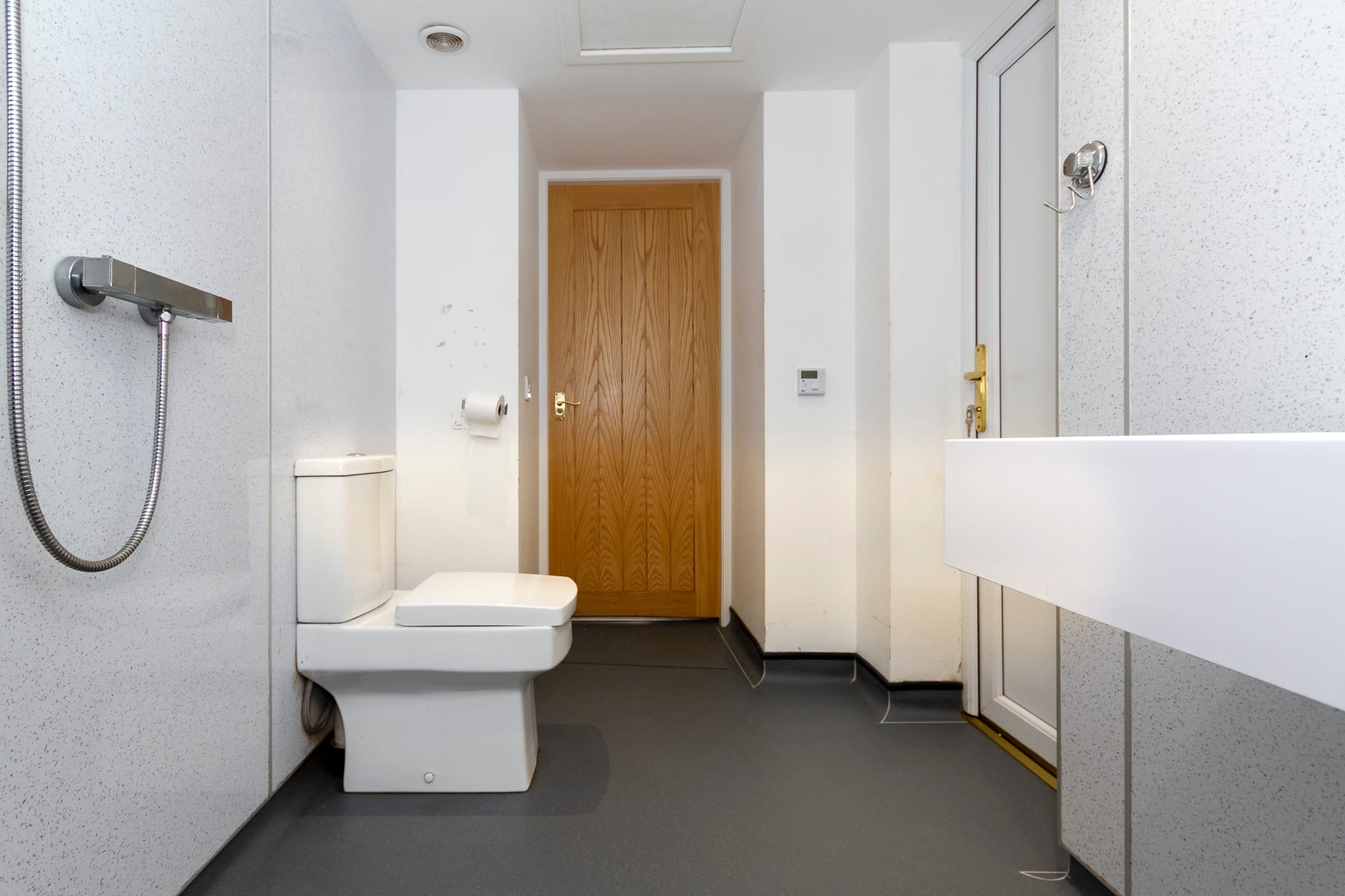 En-suite shower room off the master bedroom