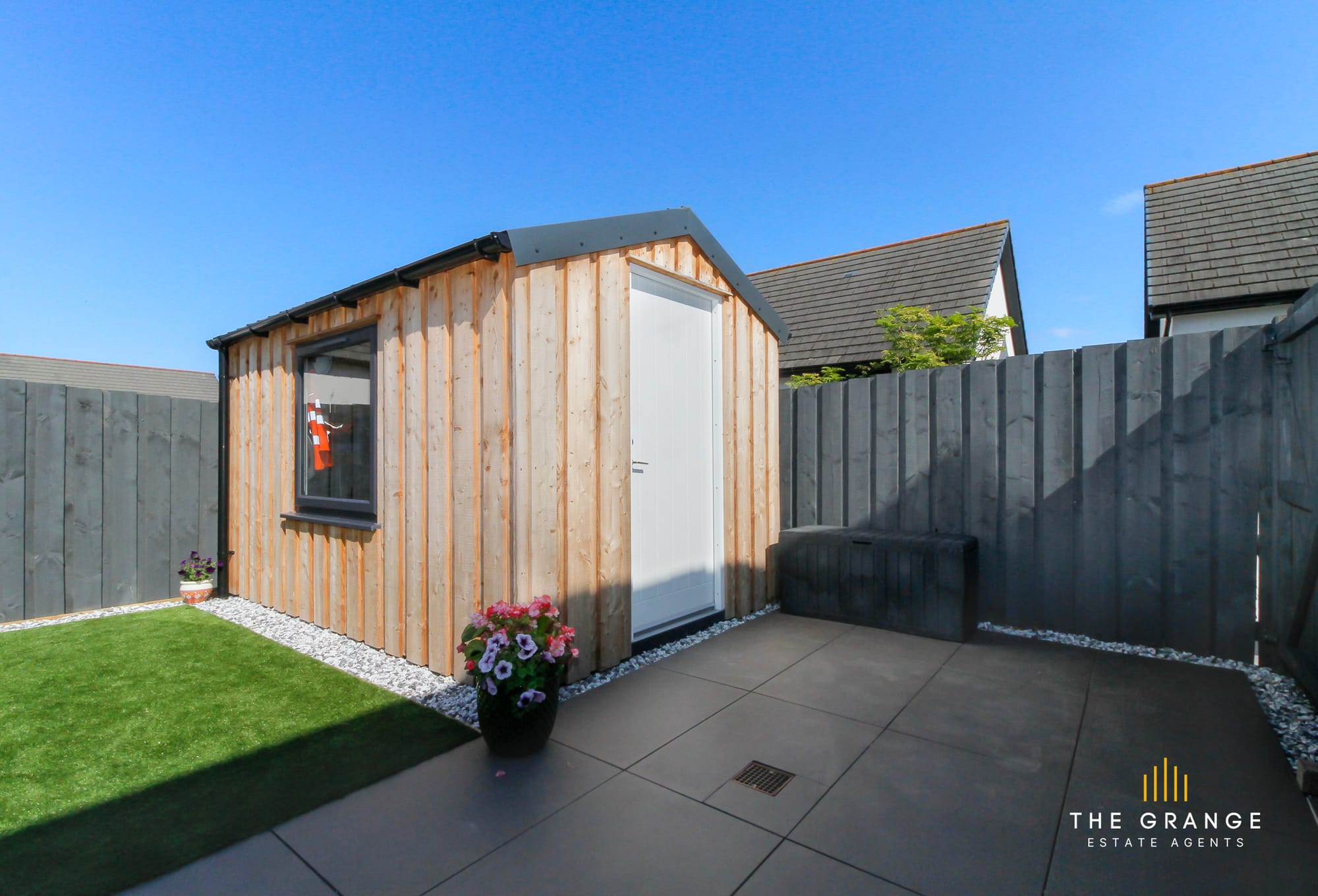 The timber garden room and patio